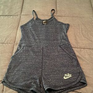Women’s Nike romper size medium
